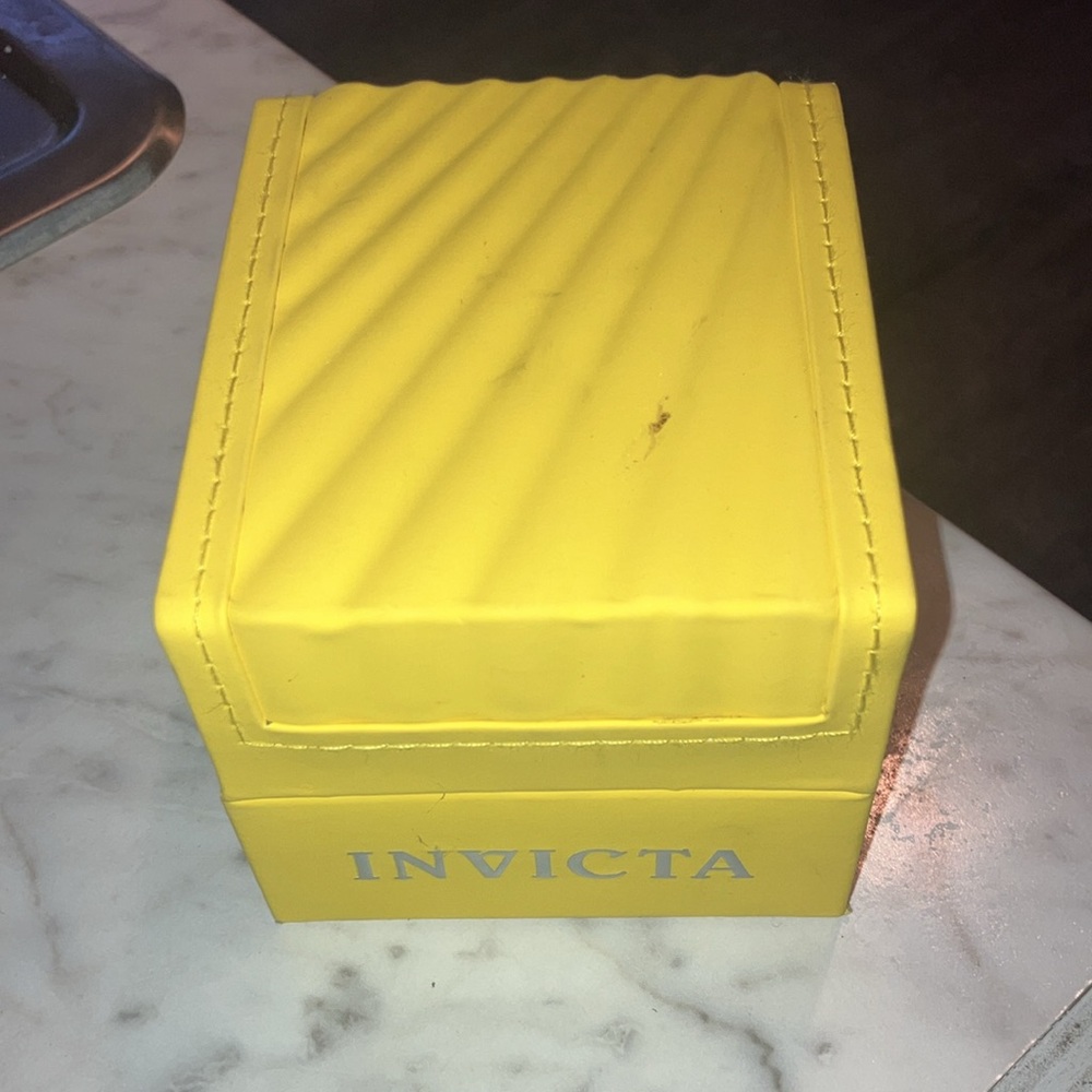 Watch - Picture 2 of 3